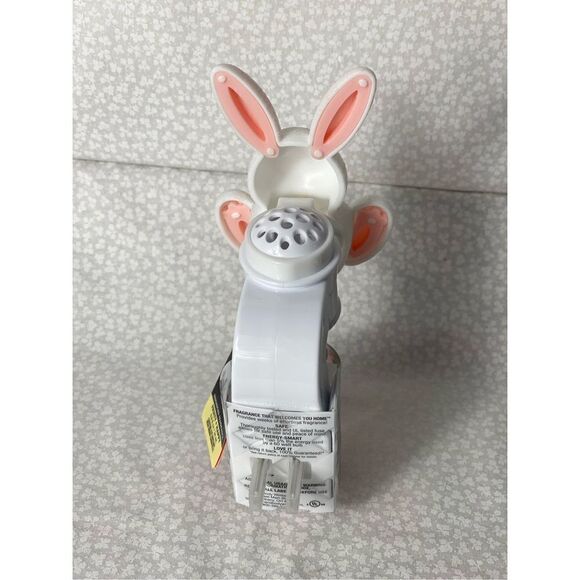 Bath and Body Works BUNNY Wallflower and 4 STRAWBERRY DAIQUIRI Refills - Picture 9 of 10